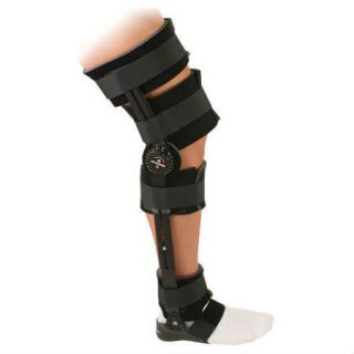 Bledsoe/BREG RK414001 Crossover Short TriTech Wraparound Knee