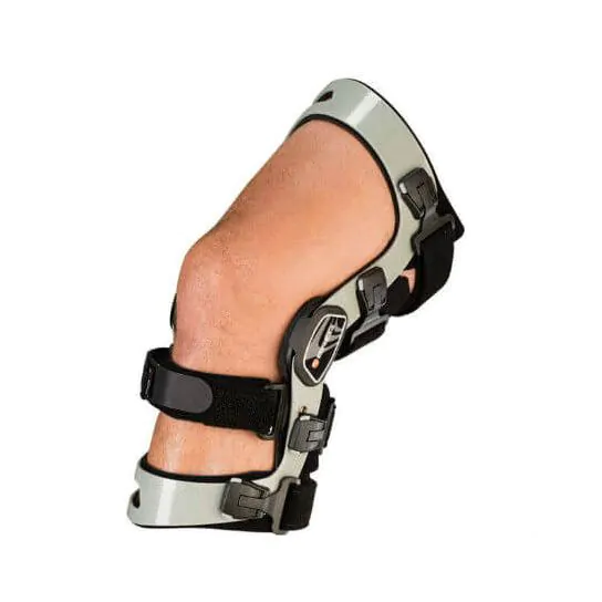 Breg Axiom-D Elite Knee Braces - Prophylactic brace for collateral