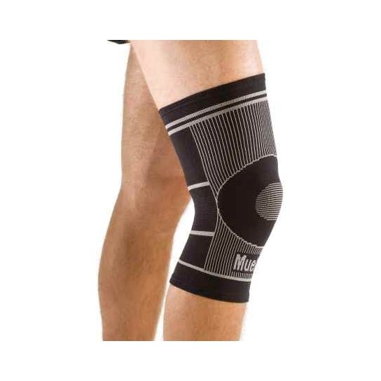 Mueller 4-Way Stretch Knee Support